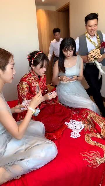 结婚当天打新娘视频,真相令人震惊