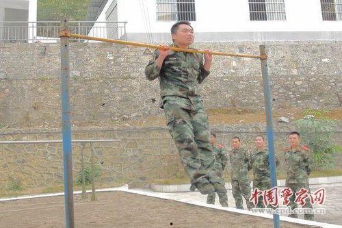 单杠双力臂教学视频,轻松掌握核心力量训练技巧