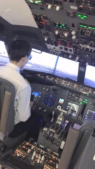 开飞机视频,揭秘开飞机的精彩瞬间