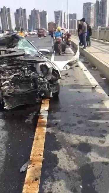 雄县车祸视频,事故原因引关注