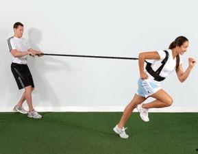 带绳网球怎么打视频,跟随视频学打带绳网球